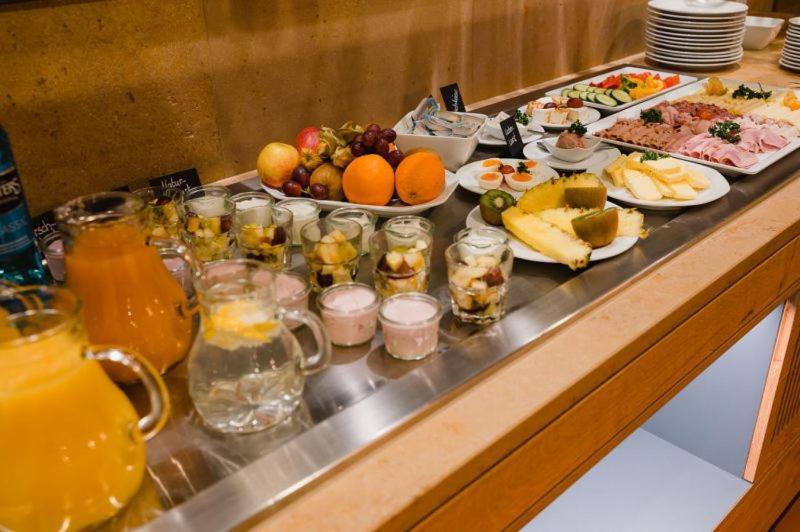 Hotel-Gasthof Weisses Ross シュヴァイク・バイ・ニュルンベルク エクステリア 写真