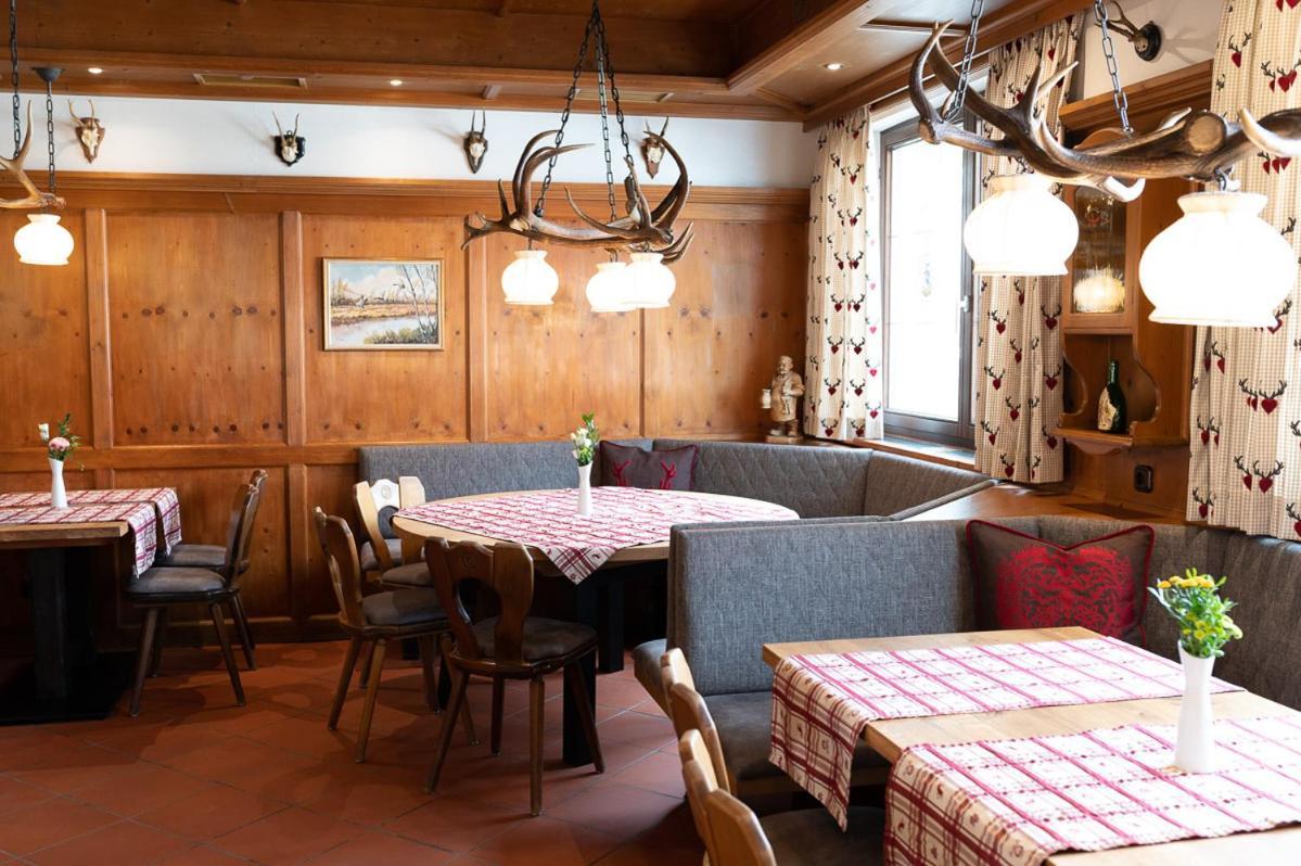 Hotel-Gasthof Weisses Ross シュヴァイク・バイ・ニュルンベルク エクステリア 写真