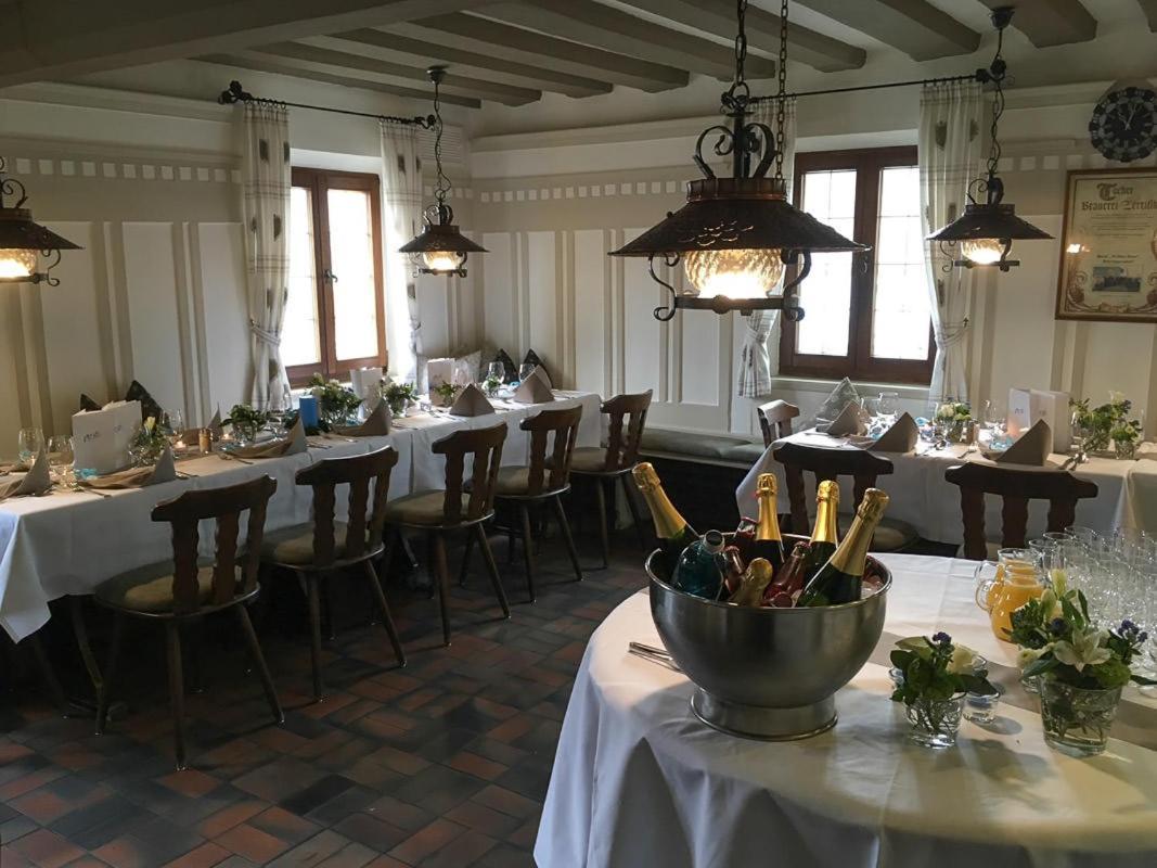 Hotel-Gasthof Weisses Ross シュヴァイク・バイ・ニュルンベルク エクステリア 写真