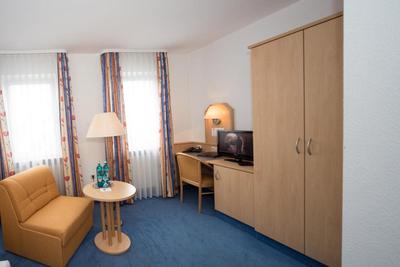 Hotel-Gasthof Weisses Ross シュヴァイク・バイ・ニュルンベルク 部屋 写真